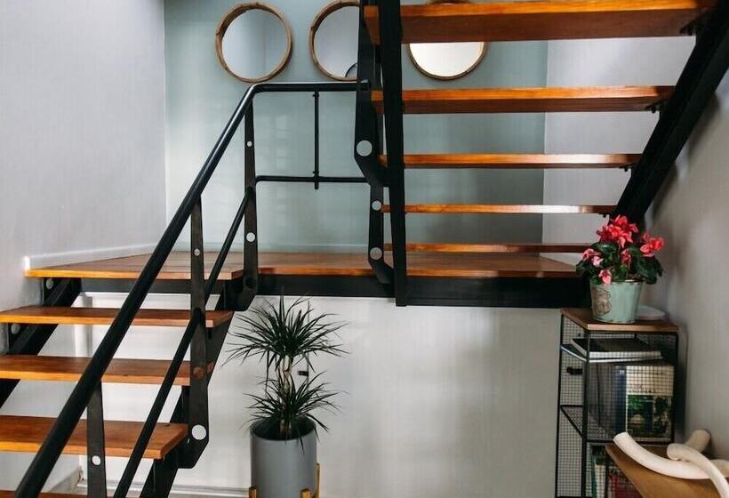 مبيت وإفطار Linhof Boutique Guest House