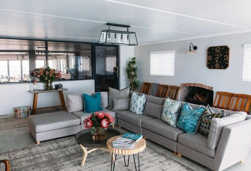 مبيت وإفطار Linhof Boutique Guest House