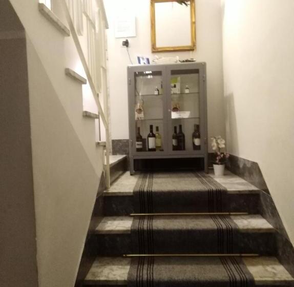 Domus Al Corso Con Servizio B&b