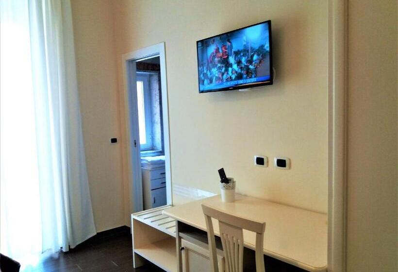 Domus Al Corso Con Servizio B&b