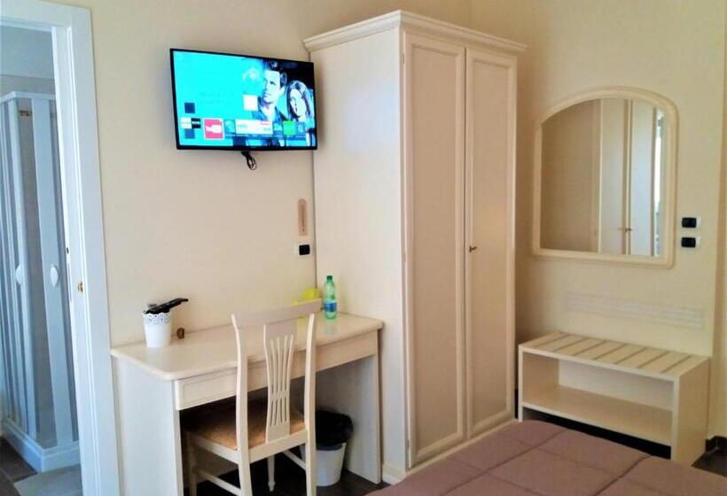 Domus Al Corso Con Servizio B&b