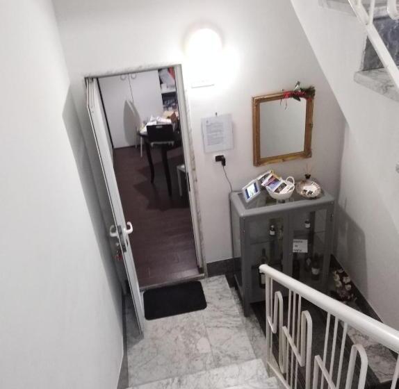 Domus Al Corso Con Servizio B&b