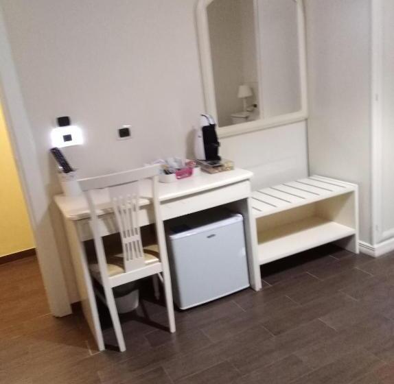 Domus Al Corso Con Servizio B&b