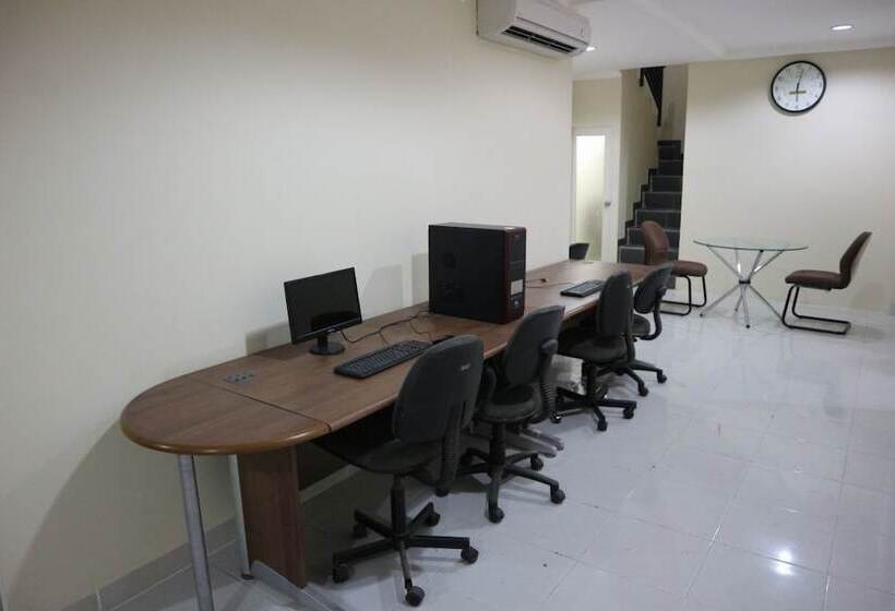 Ethan Hotel Cilincing Plaza