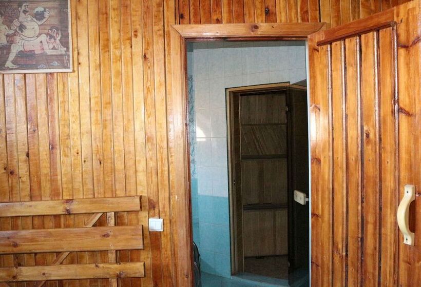 Gostiny Dvor Hotel   Hostel