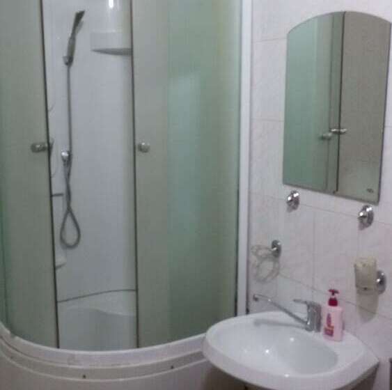 Gostiny Dvor Hotel   Hostel