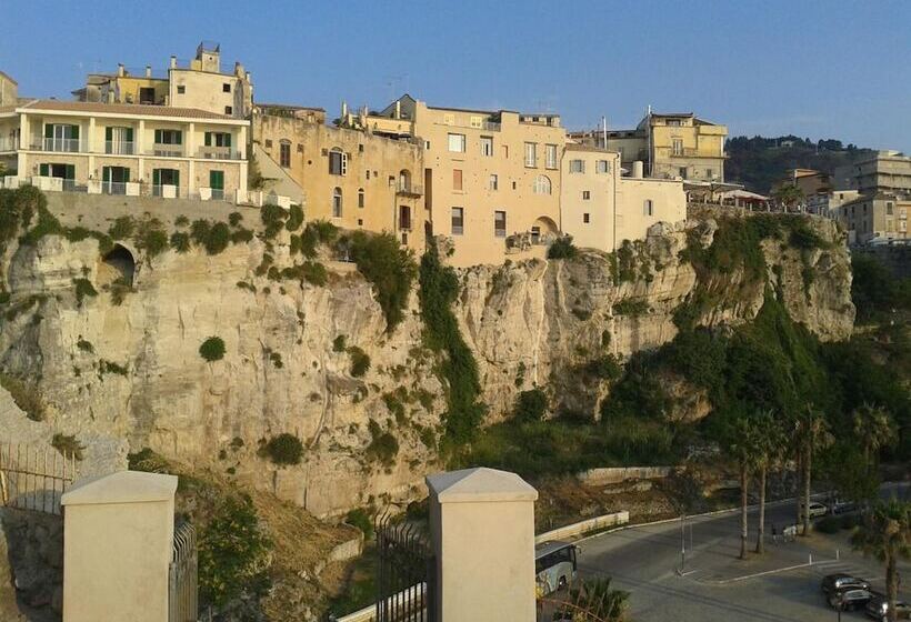 Хостел Villaggio Borgo Marino