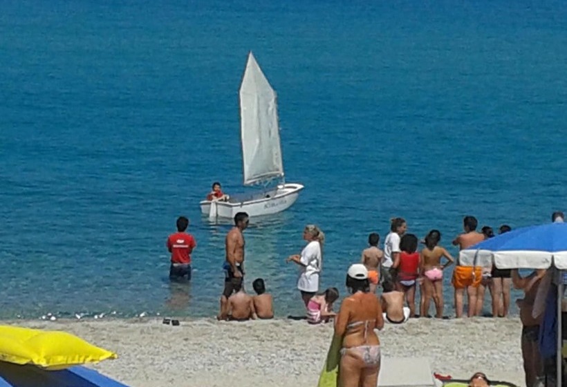 Хостел Villaggio Borgo Marino