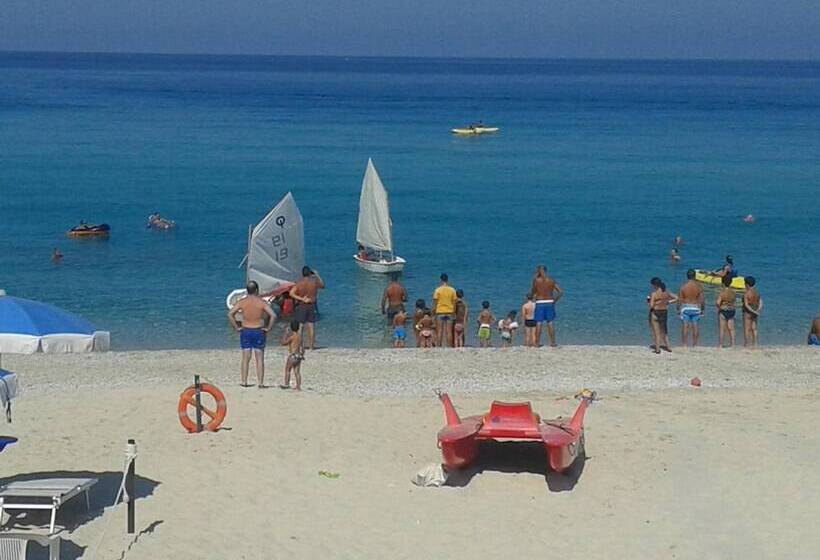 Хостел Villaggio Borgo Marino