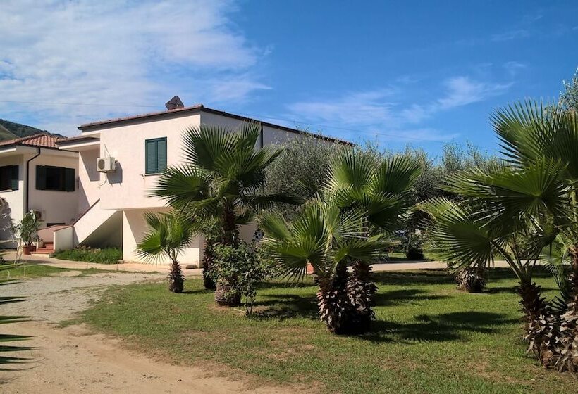 Хостел Villaggio Borgo Marino