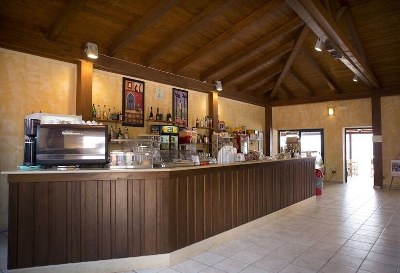 Хостел Villaggio Borgo Marino