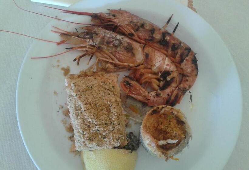 Хостел Villaggio Borgo Marino