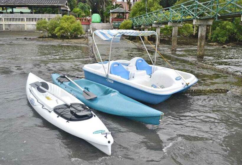 هتل El Pueblo Rhizort