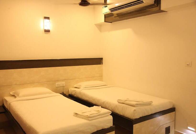 호텔 Karpagam International