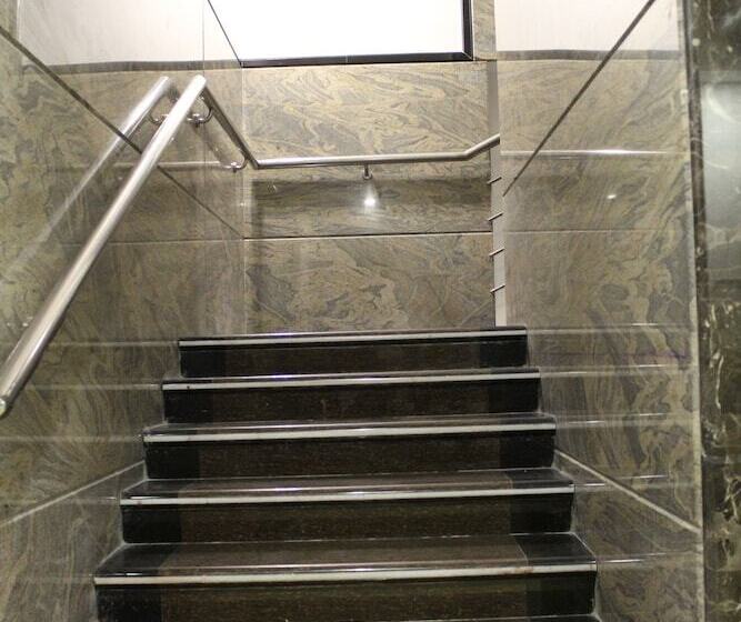 Отель Karpagam International