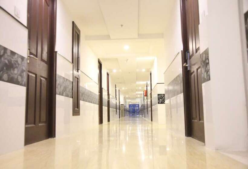 Отель Karpagam International