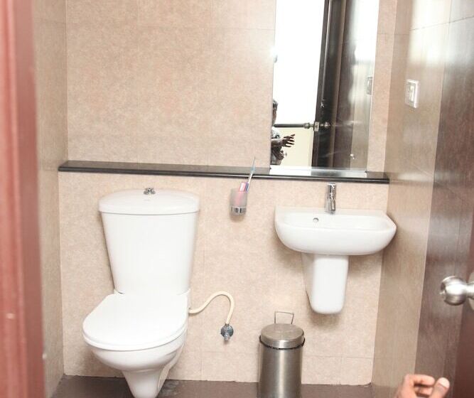 Отель Karpagam International