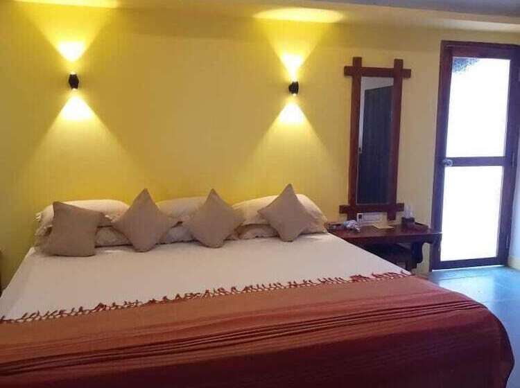 فندق Mariposa Beach Grove