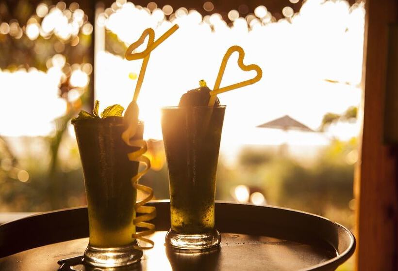 فندق Mariposa Beach Grove