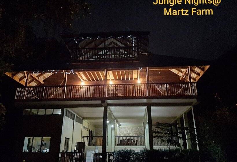 ホテル Martz Farm Treehouses & Cabanas