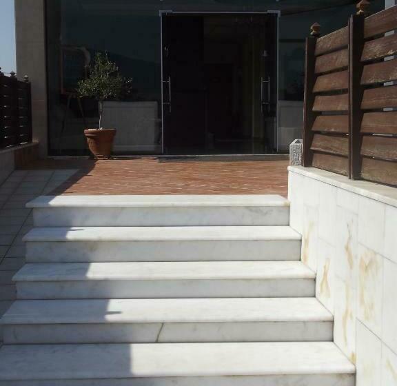 בית מלון כפרי Metropole