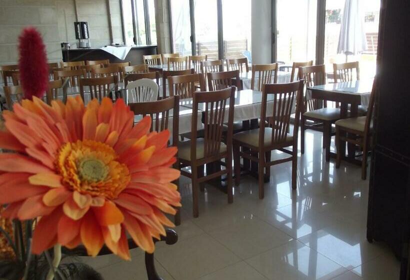 בית מלון כפרי Metropole