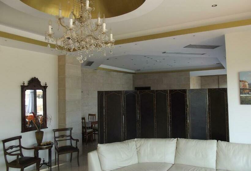 בית מלון כפרי Metropole