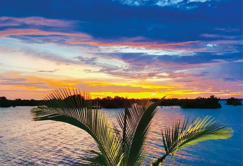 Отель Mwani House