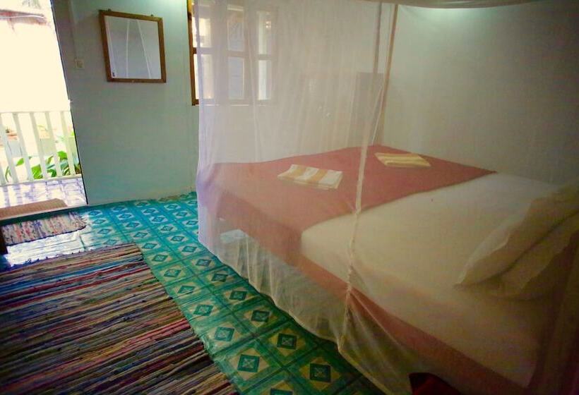 فندق Om Shanti Beach Stay Patnem