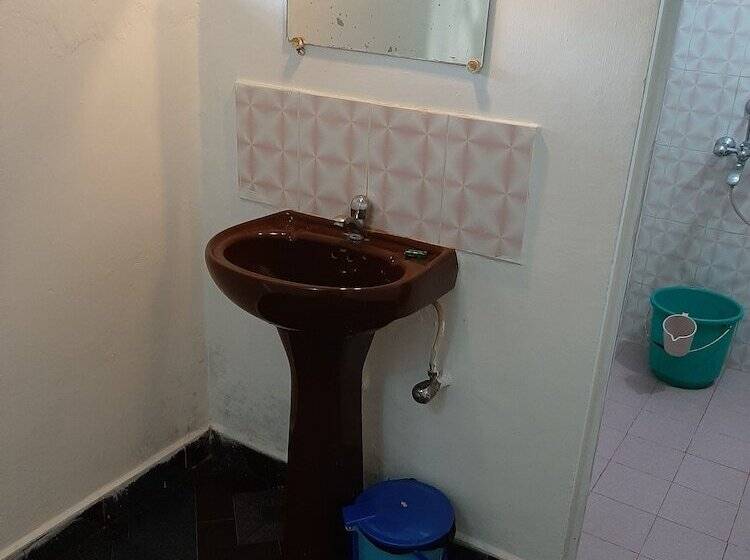 فندق Om Shanti Beach Stay Patnem