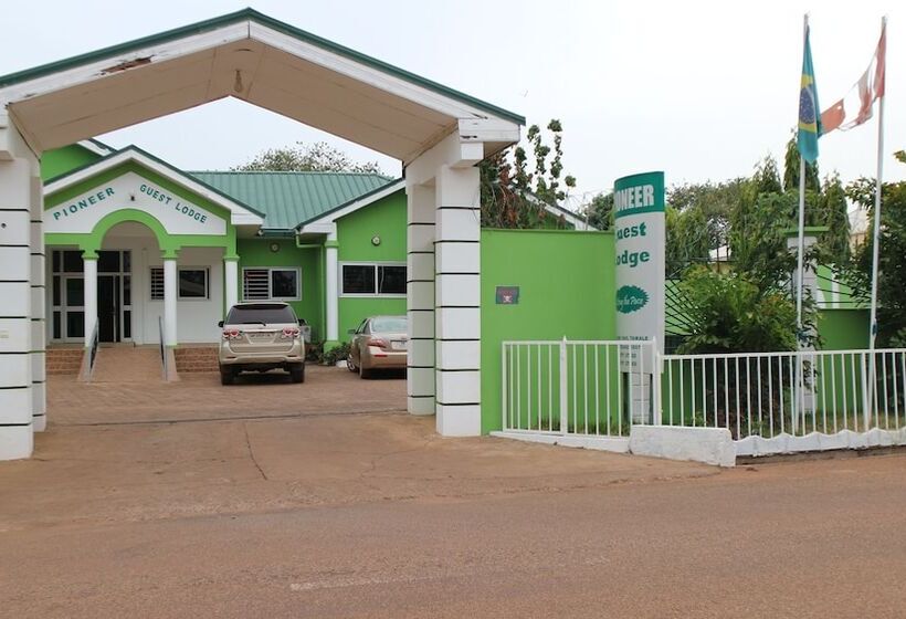 ホテル Pioneer Guest Lodge
