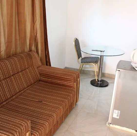 فندق Pioneer Guest Lodge