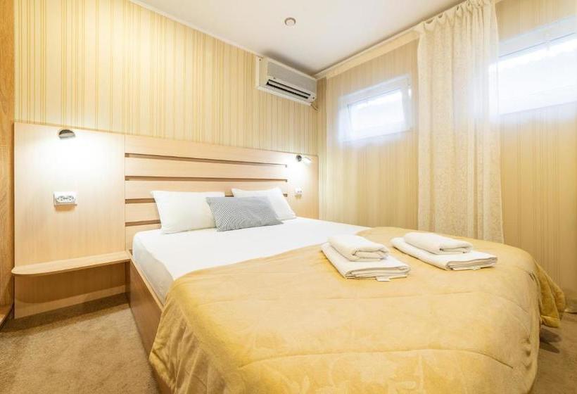 هتل Pansionat Primavera