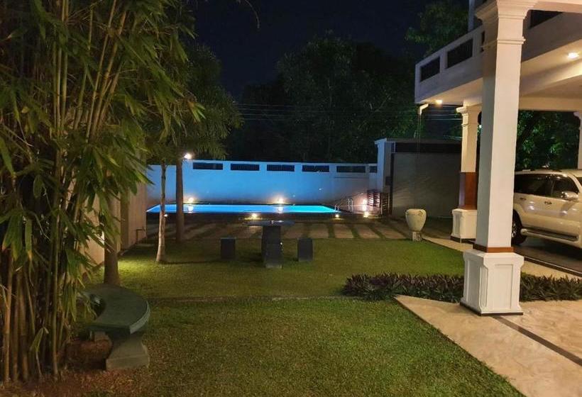 فندق So What Boutique