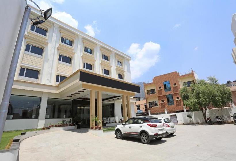 ホテル The Royal Krishna