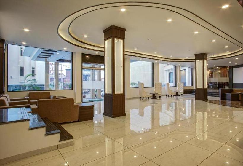 ホテル The Royal Krishna