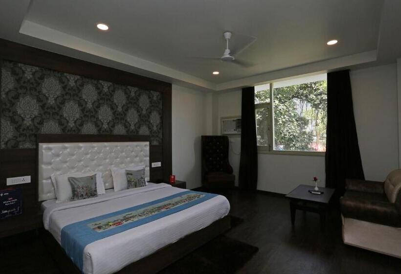 ホテル The Royal Krishna