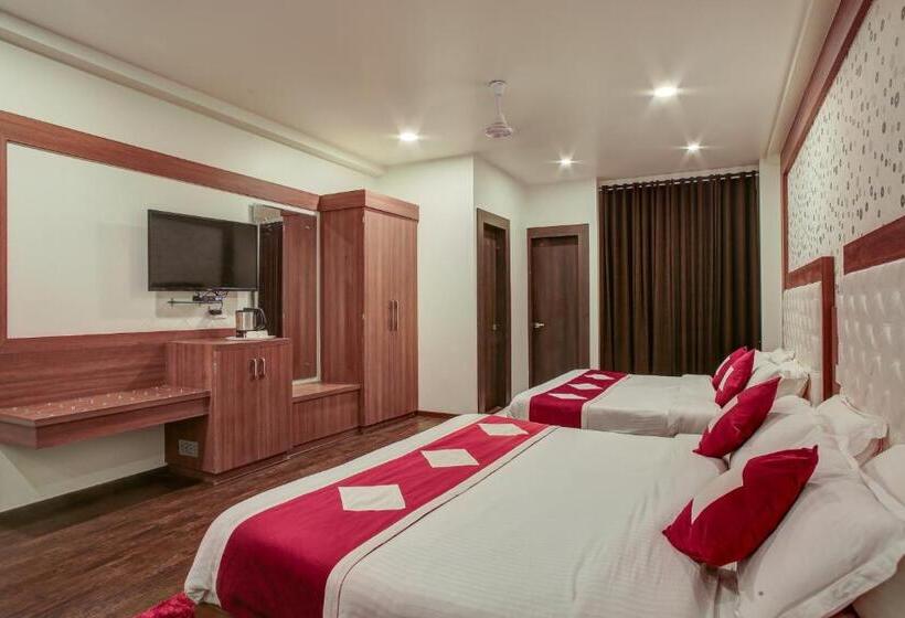 ホテル The Royal Krishna