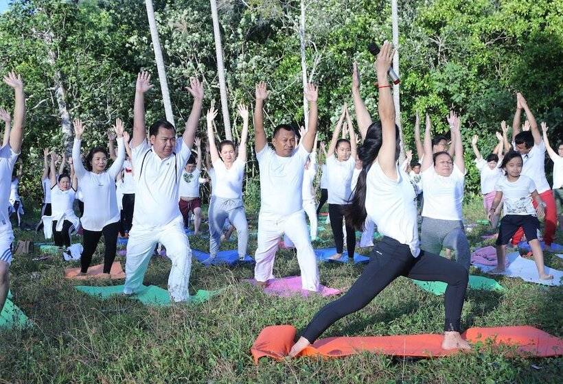 Koh Rong Love Resort   Hostel