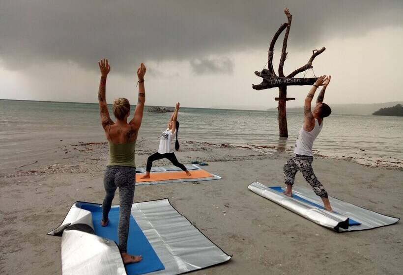 Koh Rong Love Resort   Hostel