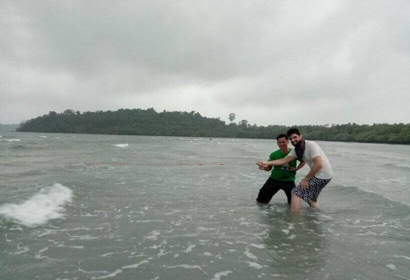Koh Rong Love Resort   Hostel