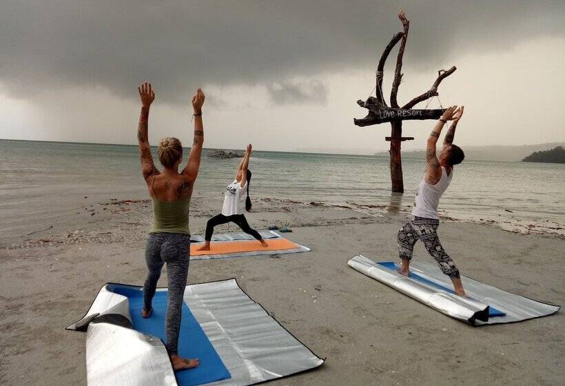 Koh Rong Love Resort   Hostel