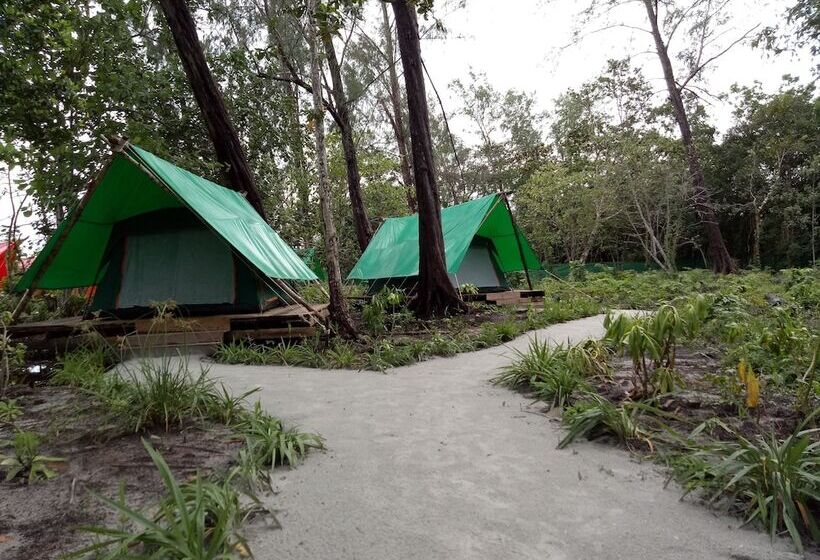 Koh Rong Love Resort   Hostel