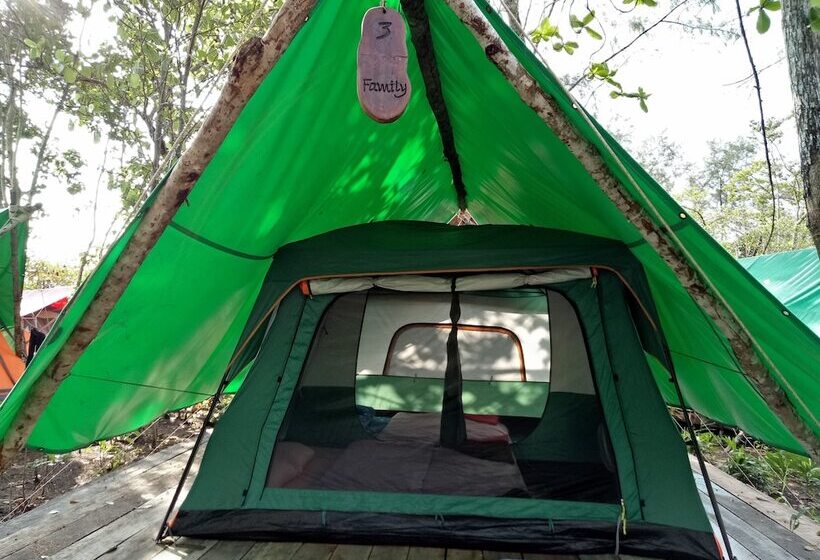 Koh Rong Love Resort   Hostel