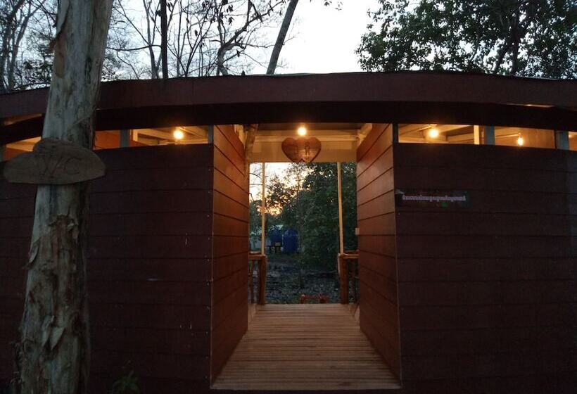 Koh Rong Love Resort   Hostel