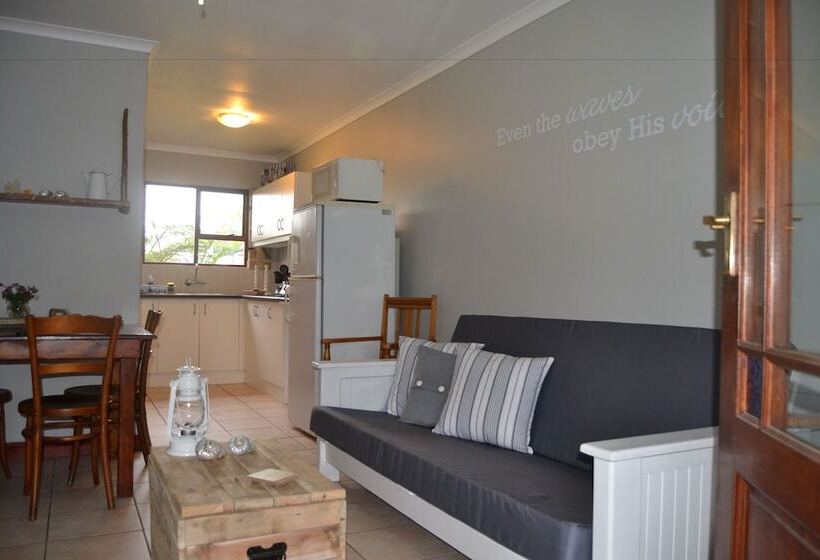 بنسيون African Sun Guest House