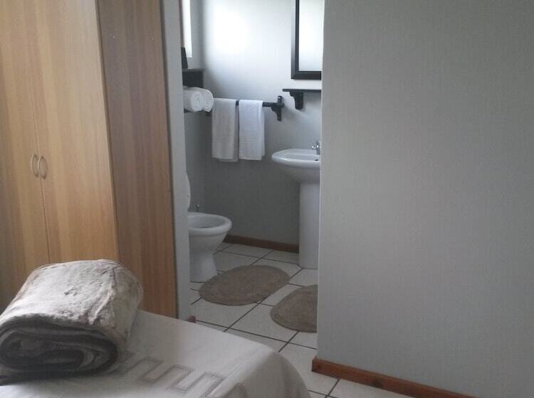 بنسيون African Sun Guest House