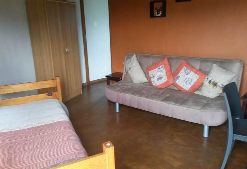 بنسيون African Sun Guest House