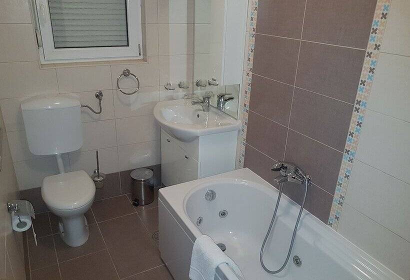 پانسیون Motel Monako