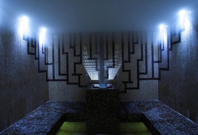 منتجع Tsarstvo Korolevstvo